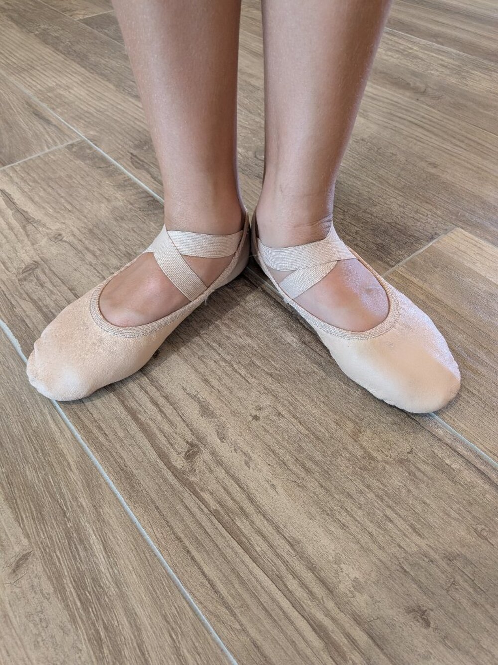 SoDanca Girls Ballet Shoes Size 4
